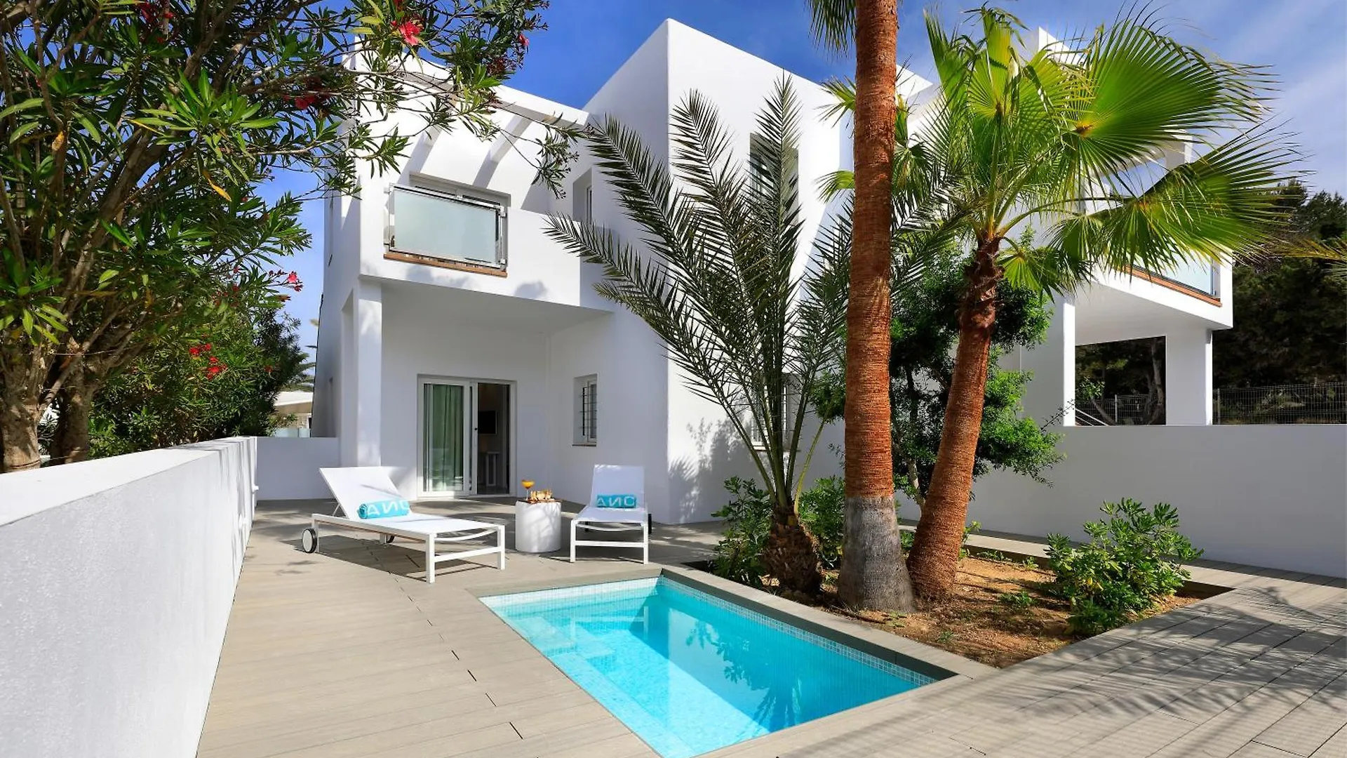Blanco Hotel Formentera Es Pujols 4*,